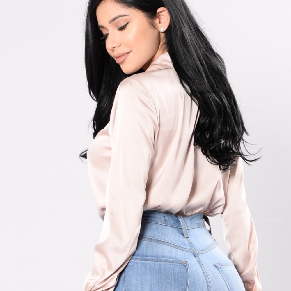 Fashion nova silk top